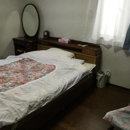 Guesthouse Cosmo Tokushima Esterno foto