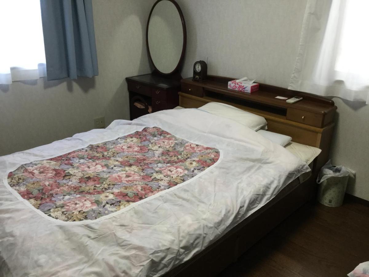 Guesthouse Cosmo Tokushima Esterno foto